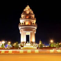 Independence Monument Phnom Penh, a visit is on thing of what to do in Cambodia
