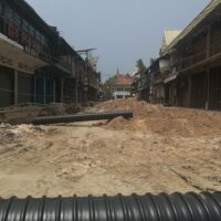 Another view of the famous pubstreet in Siem Reap during road works